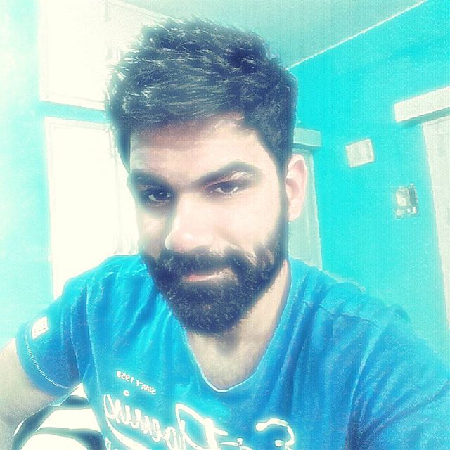 #beardlover #beardedforlife #growyourownscarf#decembeard #swag #noshave #beastmode by @rahul_dabas_