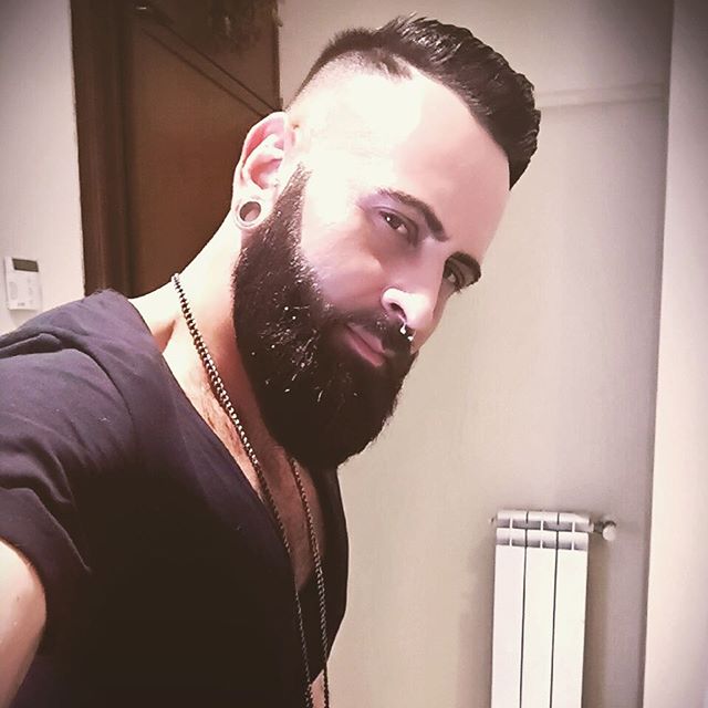 #beardedvillains #barbuto #amazingview #igersworld #beardedvillainsspain #photography #instapic #bearded #beardyland #beautifulbeard #igers #awesometime #dapper #thoughts #beardstagram #bigbeard #barba #decembeard #like #greeneyes #photographer #iphoneonly #beardedmen #nosleep #beardie #beardmen #dabears #male #picoftheday #bear by @ciropapagna